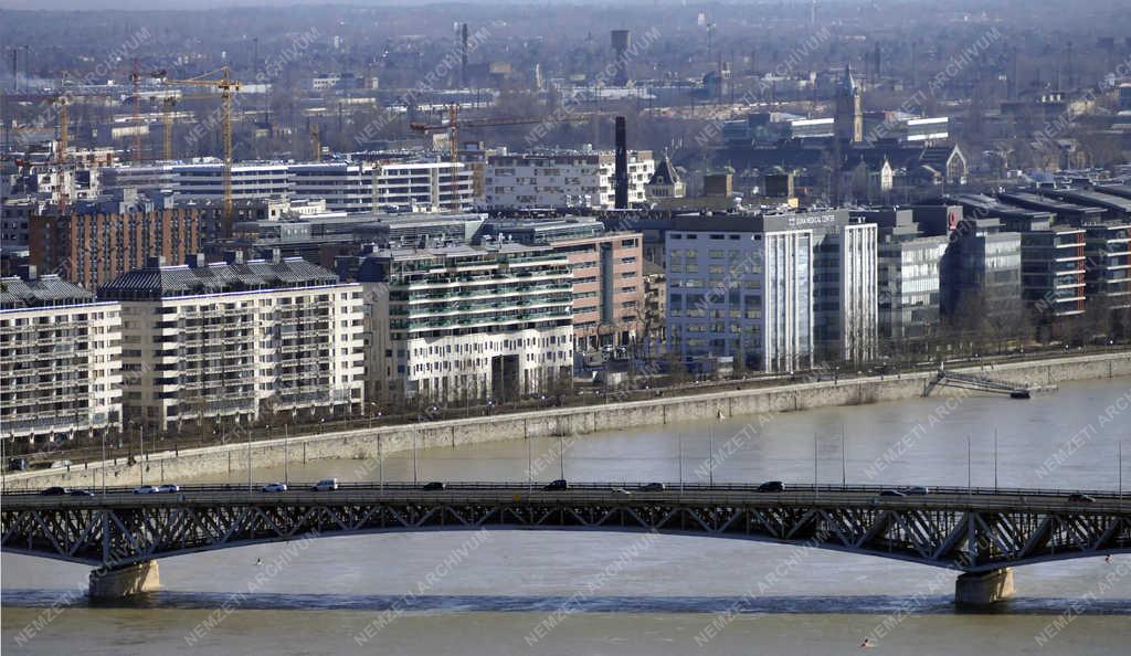 Városkép - Budapest - A Petőfi híd és környéke
