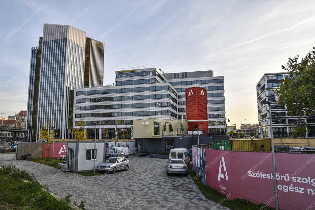 Építőipar - Budapest - Befejezéséhez közeledik az Agora építése