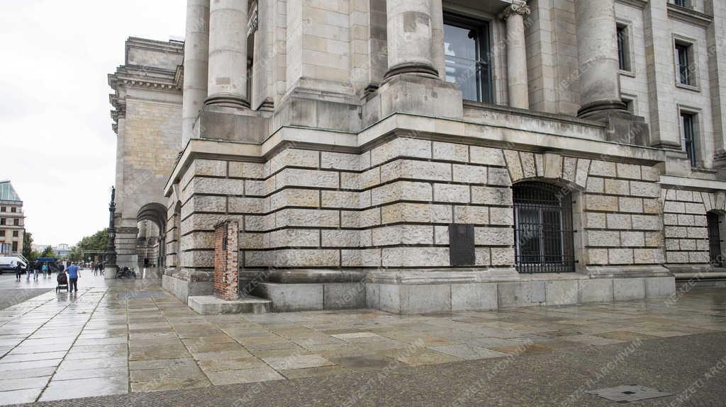 Emléktábla - Berlin - Német-magyar barátság