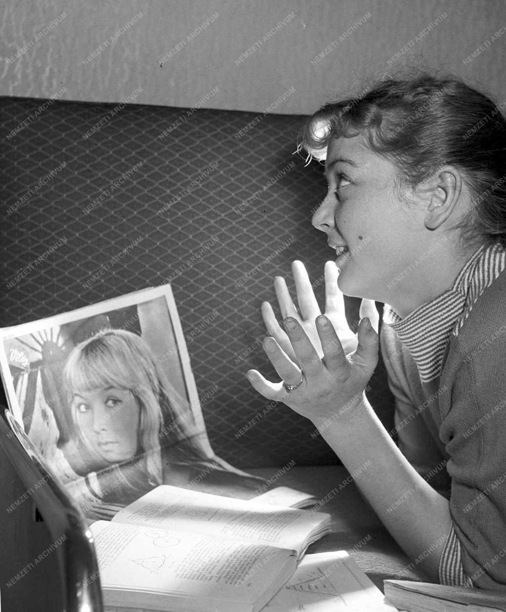 Személy - Filmművészet - Moór Marianna 