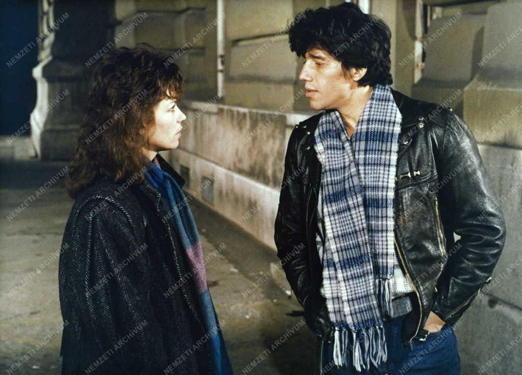 Kultúra - Televízió - A Szomszédok című tv-filmsorozat forgatása