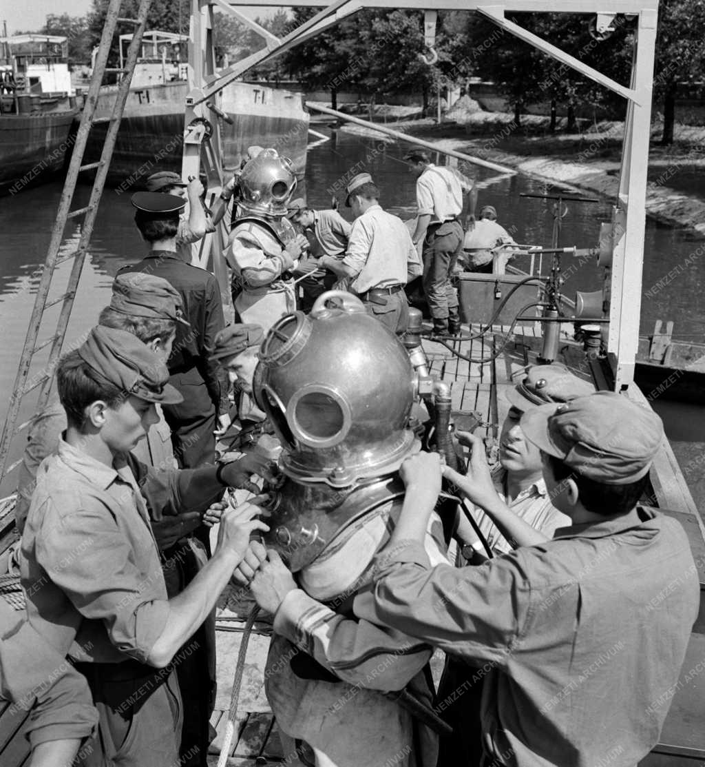 Fegyveres erők - A Magyar Néphadsereg nehézbúvár kiképzése