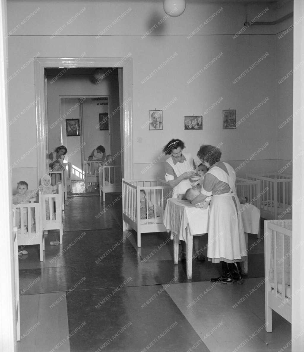 Oktatás - Szociálpolitika - Tatabányai szénbányák bölcsödéje