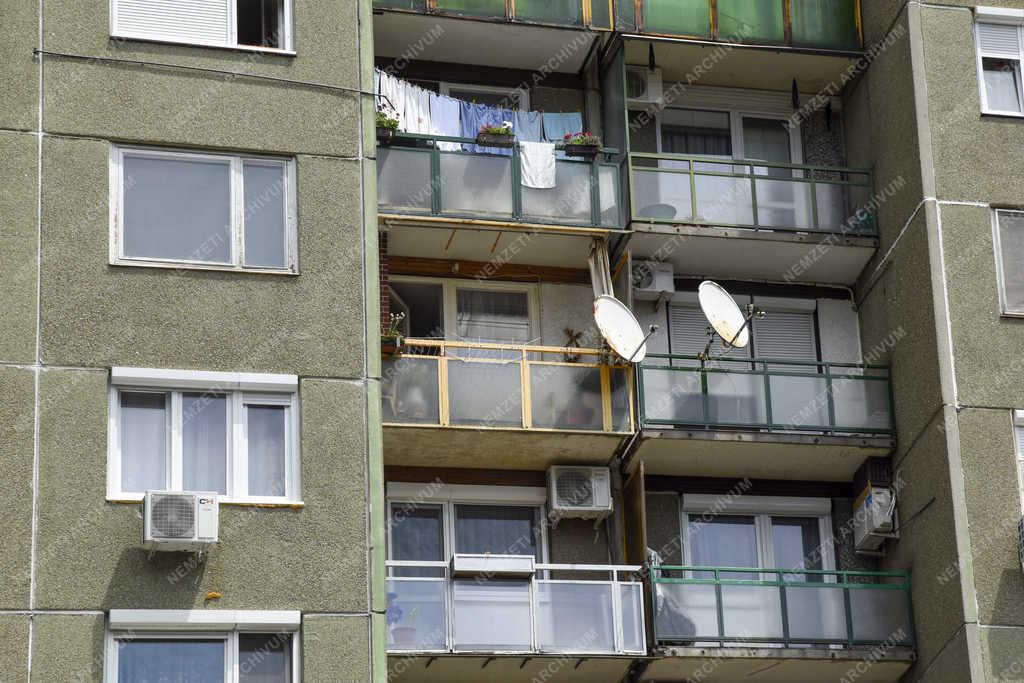 Városkép - Budapest - 50 éves Újpalota