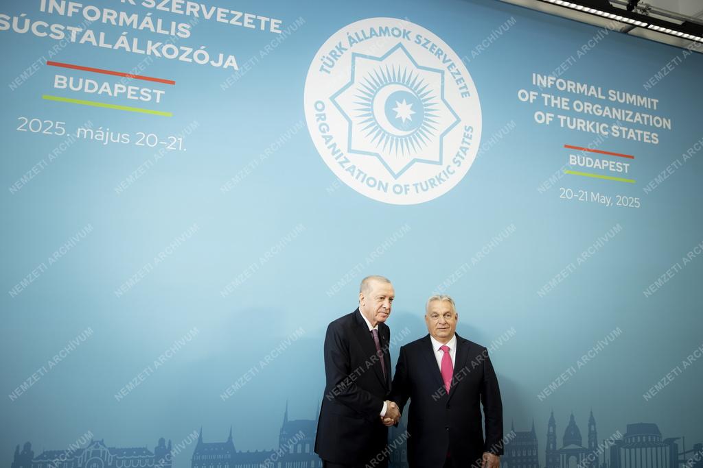 A Türk Államok Szervezetének informális csúcstalálkozója Budapesten