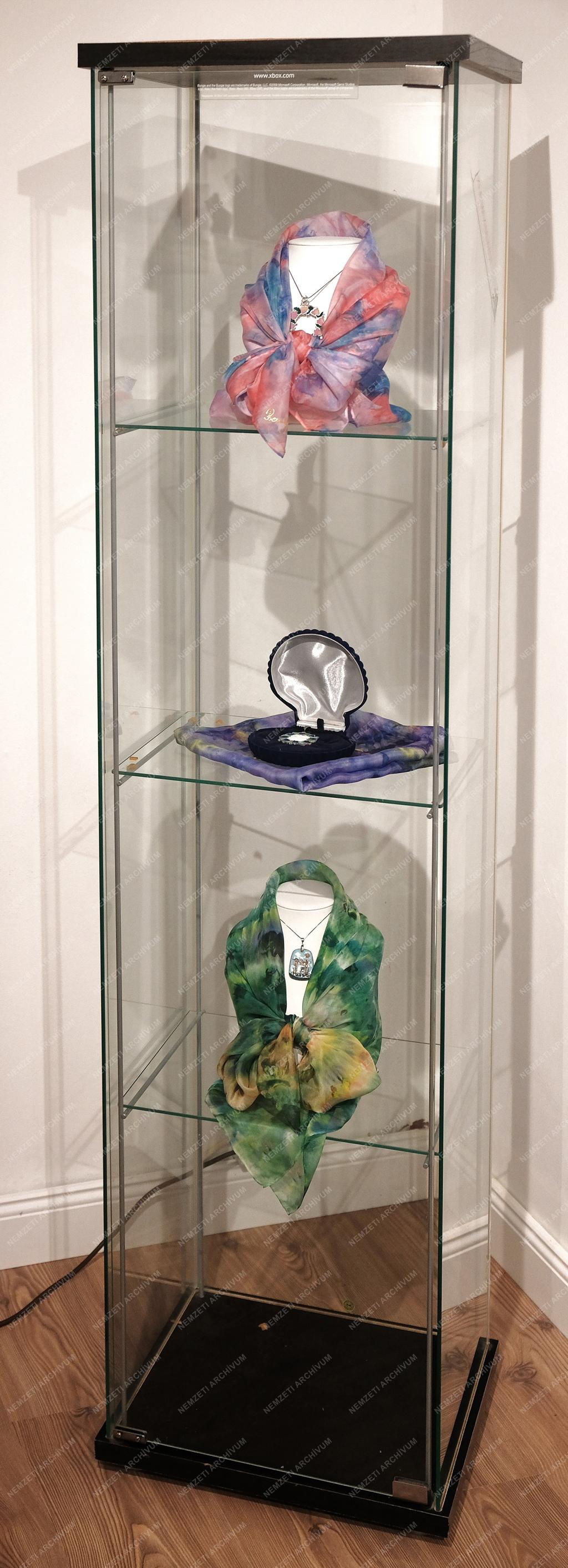 Kultúra - Budapest - Andrásiné Pocsalyi Julianna lakberendező, képzőművész kiállítása