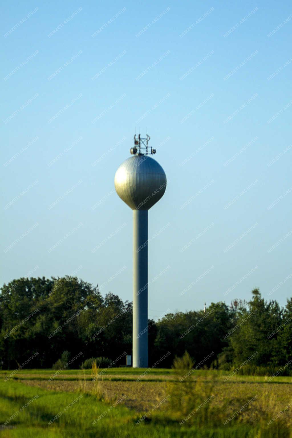 Közművek - Kisrákos - Víztorony