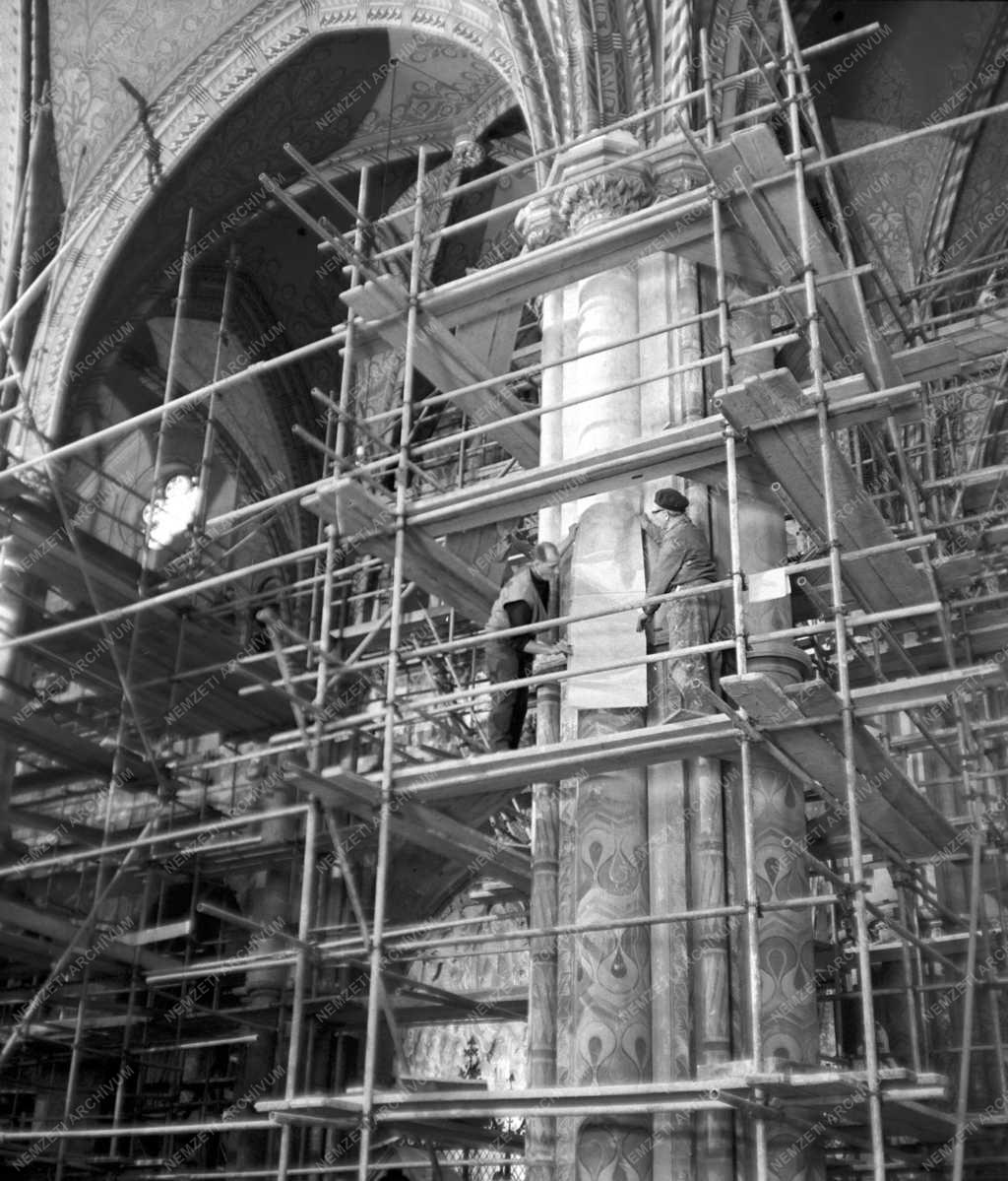 Ipar - Műemlékvédelem - Restaurálják a Mátyás templomot