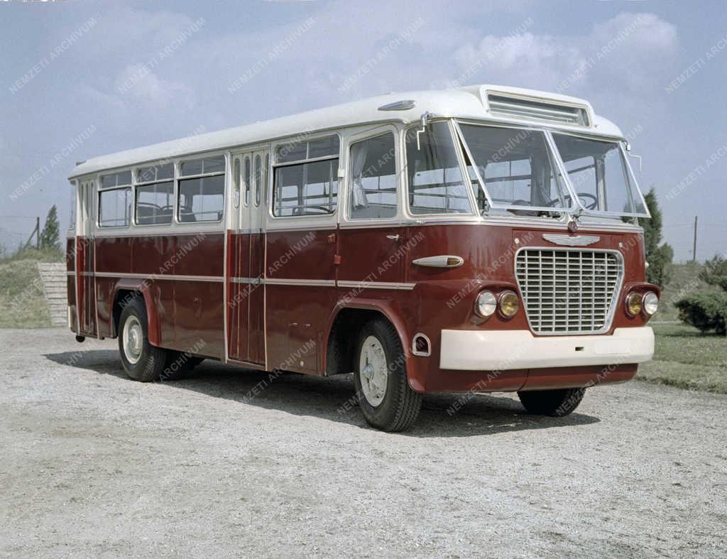 Járműipar - Ikarus autóbusz