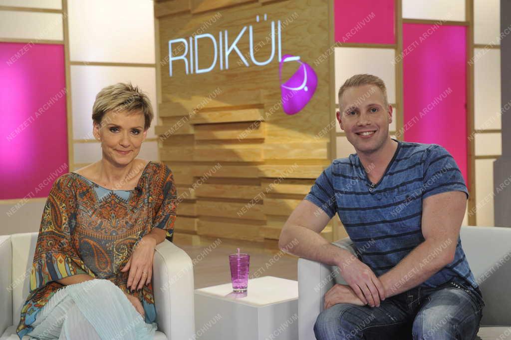 Televízió - Ridikül című női beszélgetős műsor