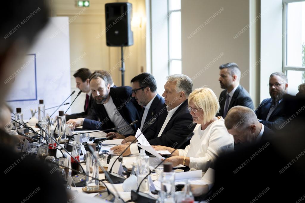 Orbán Viktor a Patrióták Európáért pártcsalád elnökségi ülésén