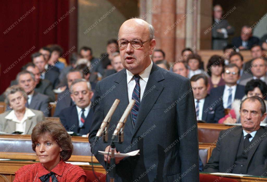 Belpolitika - Országgyűlés