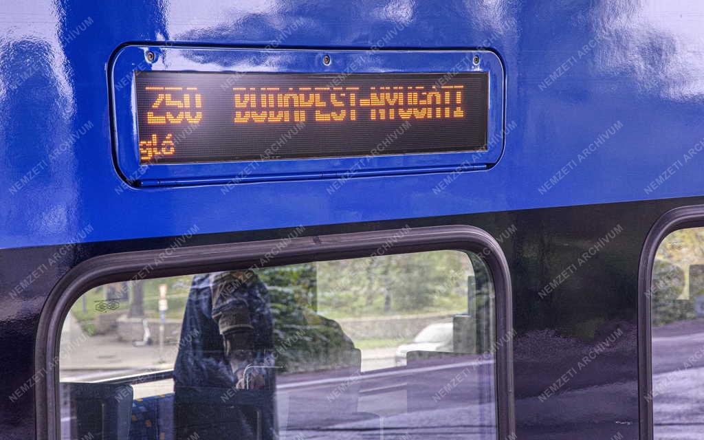 Közlekedés - Budapest - Kőbánya alsó vasútállomás