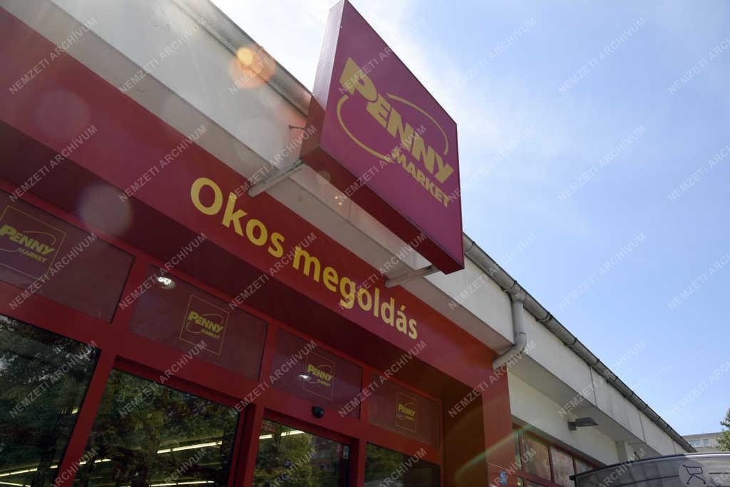 Városkép - Budapest - Penny Market a Füredi úti lakótelepen