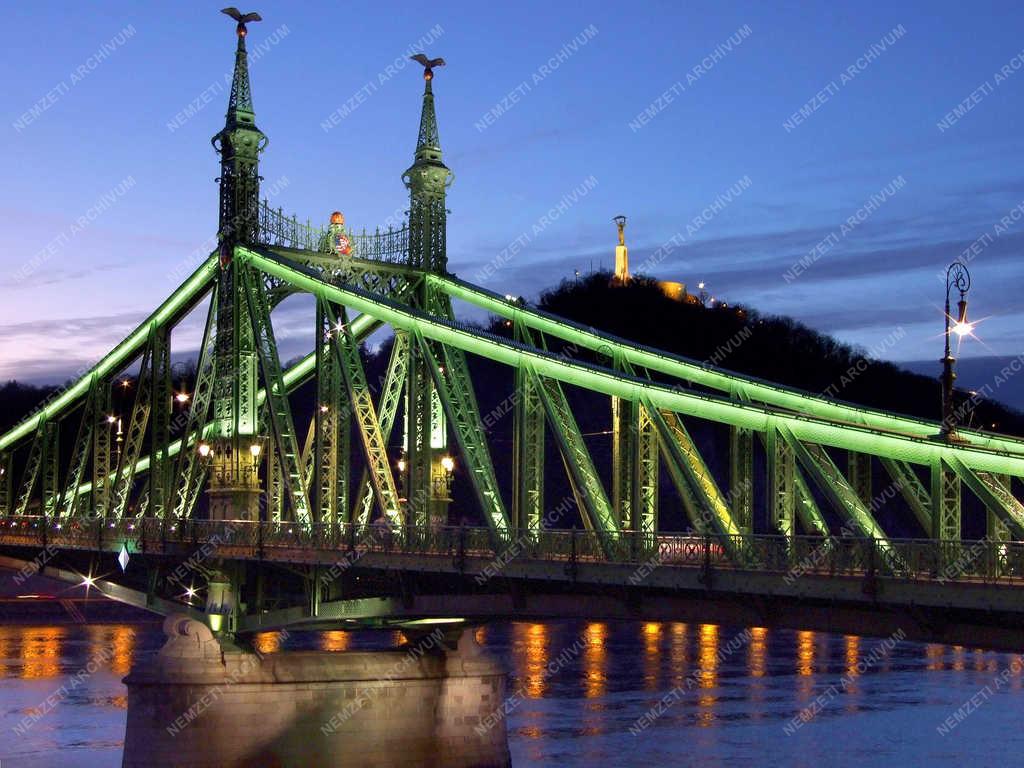 Városkép - Budapest - A Szabadság híd és a Gellért Hegy