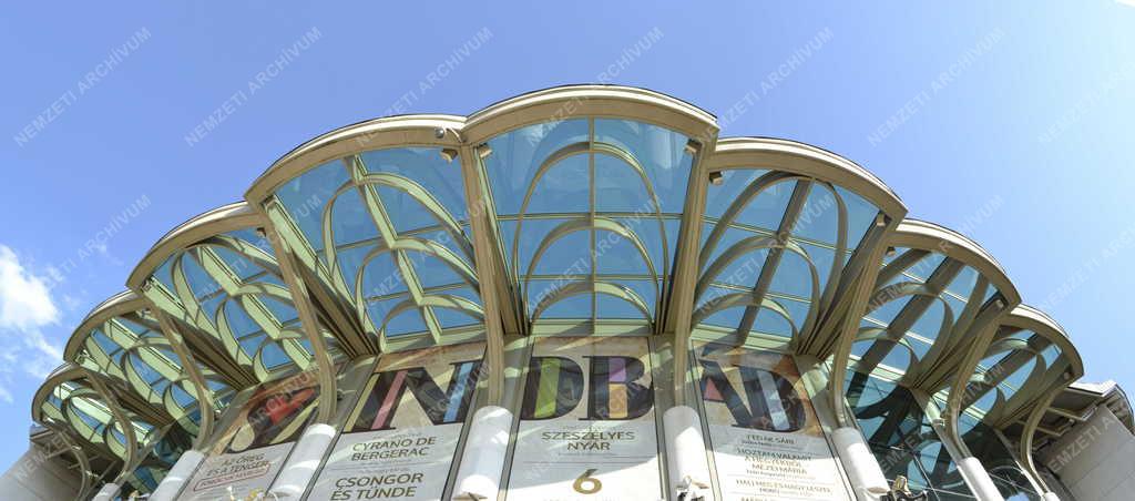 Épület - Budapest - A Nemzeti Színház homlokzatdísze