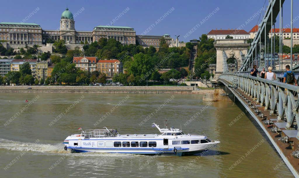 Turizmus - Budapest - Szárnyashajóval Esztergomba
