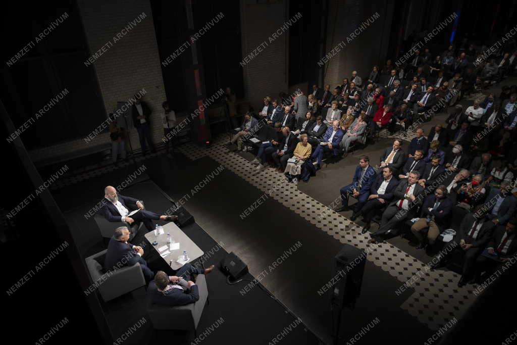 Orbán Viktor Berlinben
