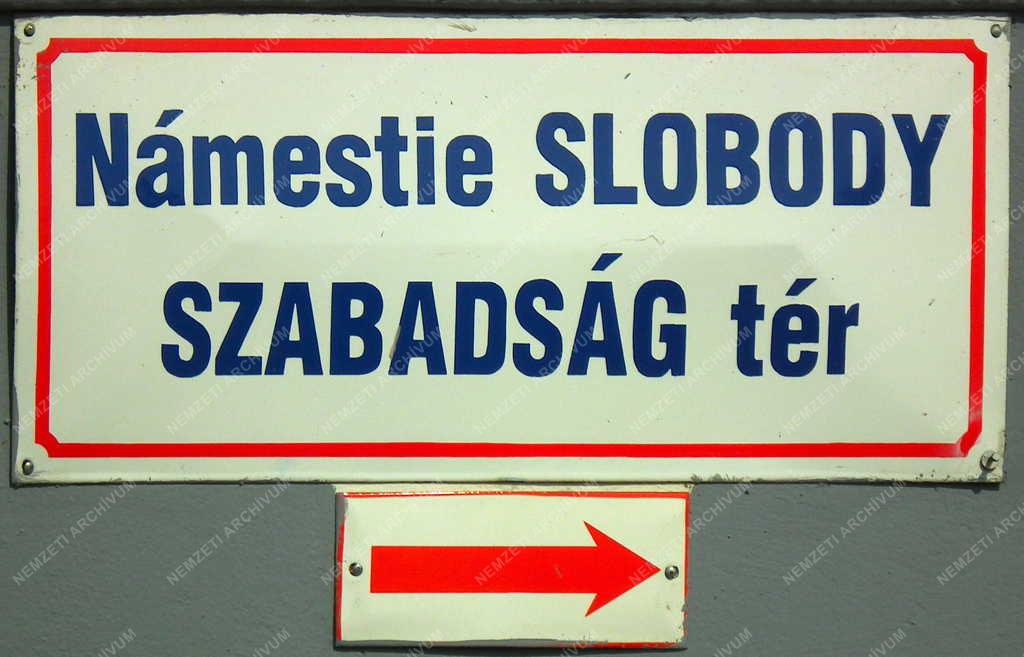 Tárgy  - Párkány - Utcanévtábla