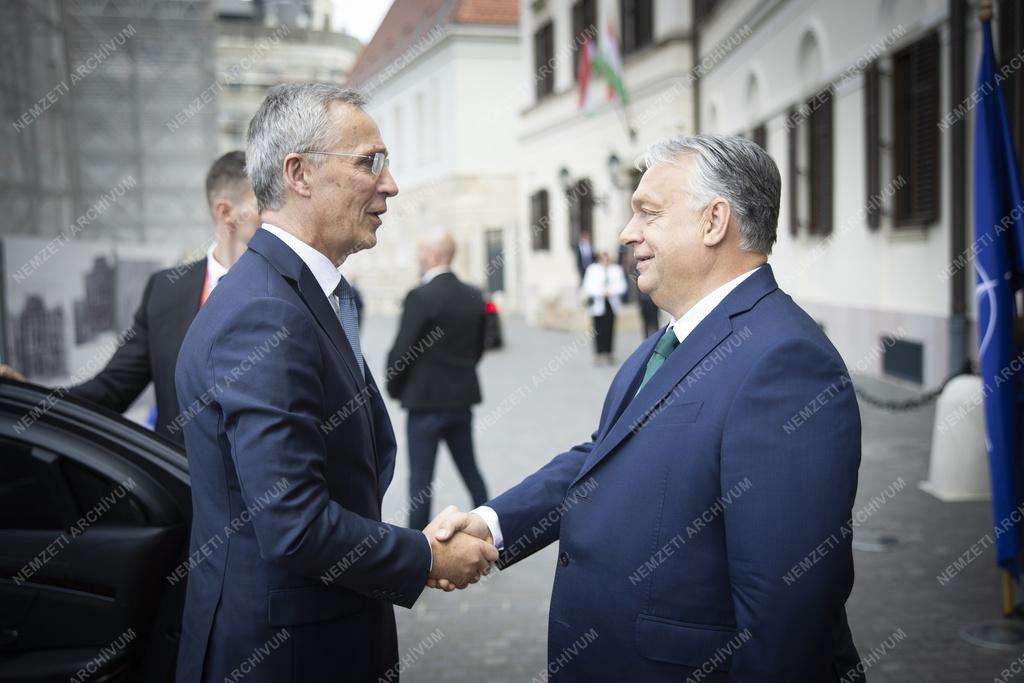 Orbán Viktor fogadta a NATO főtitkárát