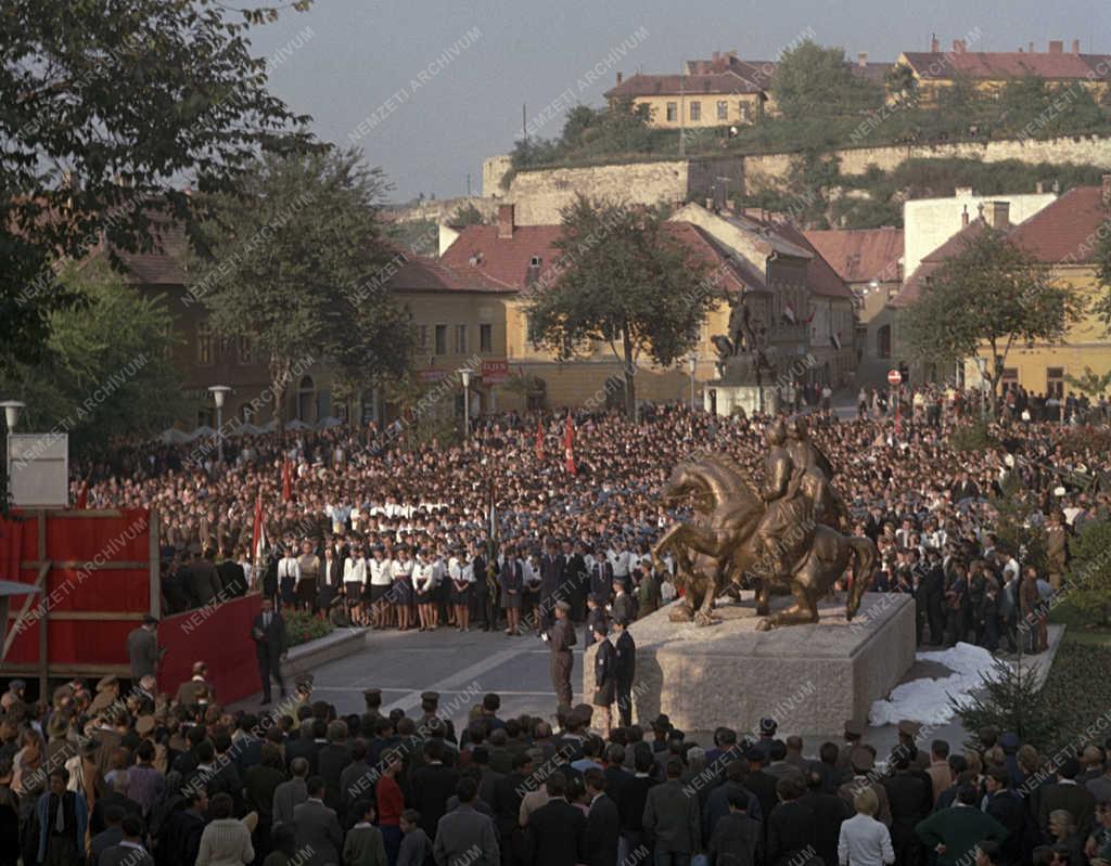 Kultúra - A Végvári harcok - Törökverő szoborcsoport avatása Egerben