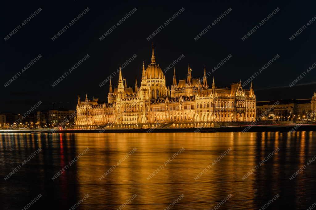Városkép - Budapest - Parlament épülete