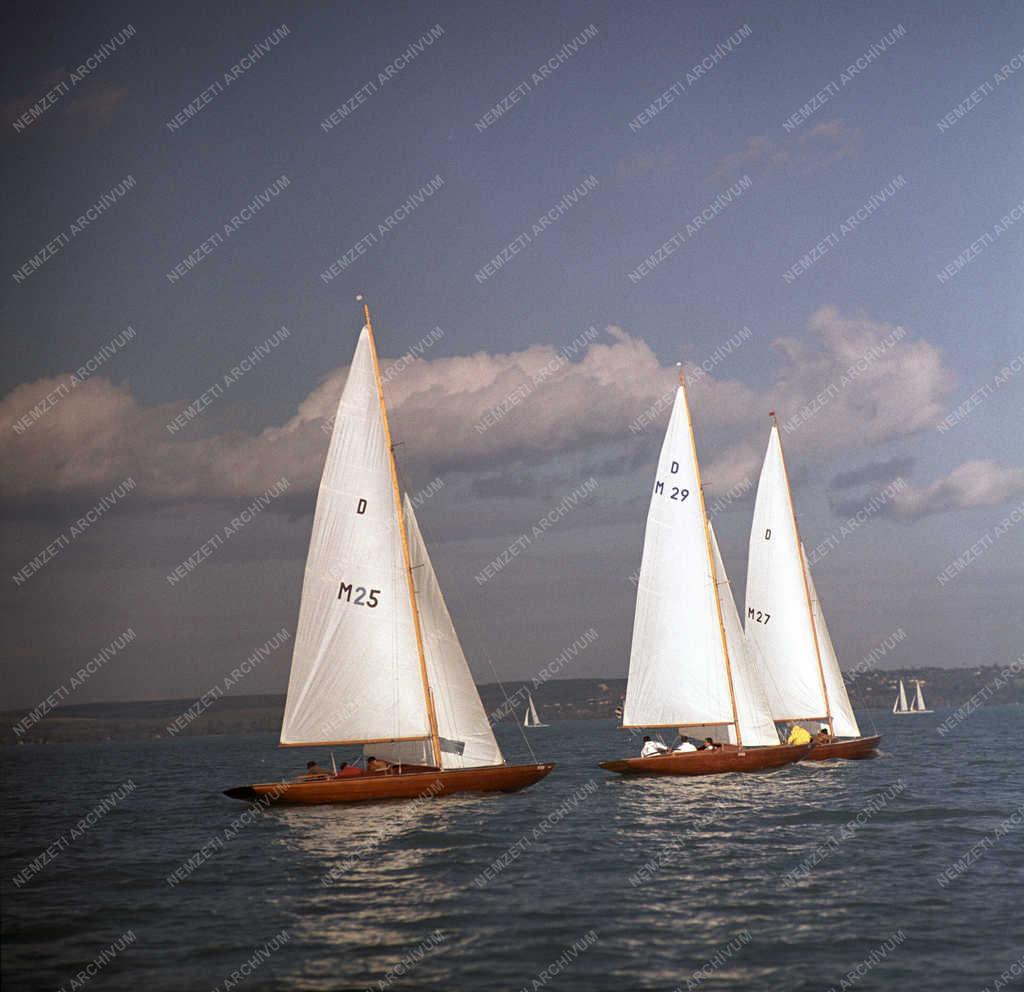 Szabadidő - Sport - Vitorlások a Balatonon