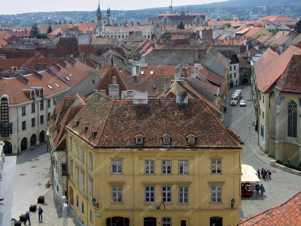 Épület - Sopron - A Patikaház épülete