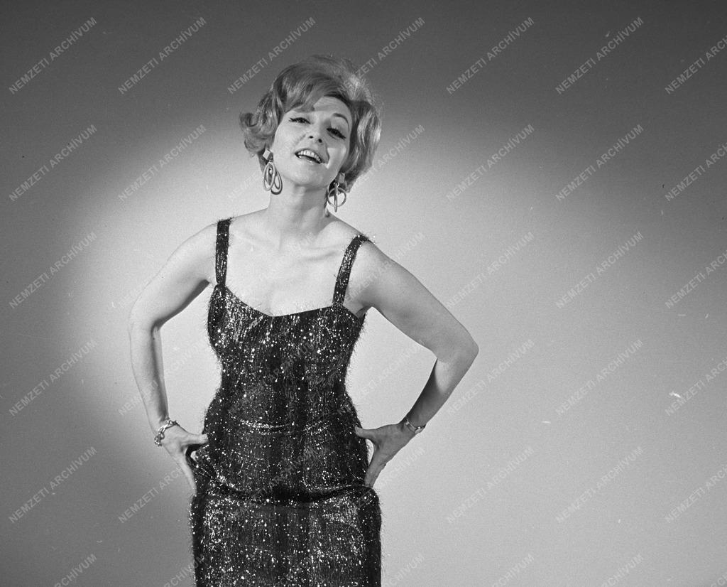 Kultúra - Sárosi Katalin táncdalénekes