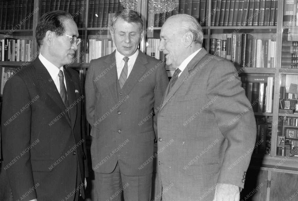 Külkapcsolat - Kádár János fogadta a Koreai Munkapárt KB-titkárát