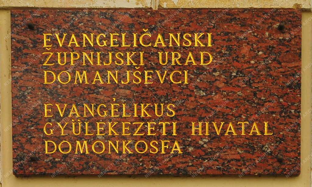 Domonkosfa - Intézmény-névtábla