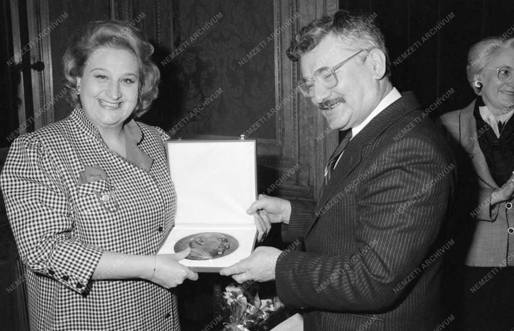 Díj - Átadták az idei Székely Mihály emlékplakettet