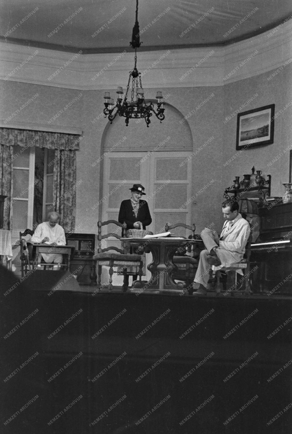 Kultúra - Archibald Joseph Cronin A nagy út című színdarabjának bemutatója a Művész Színházban