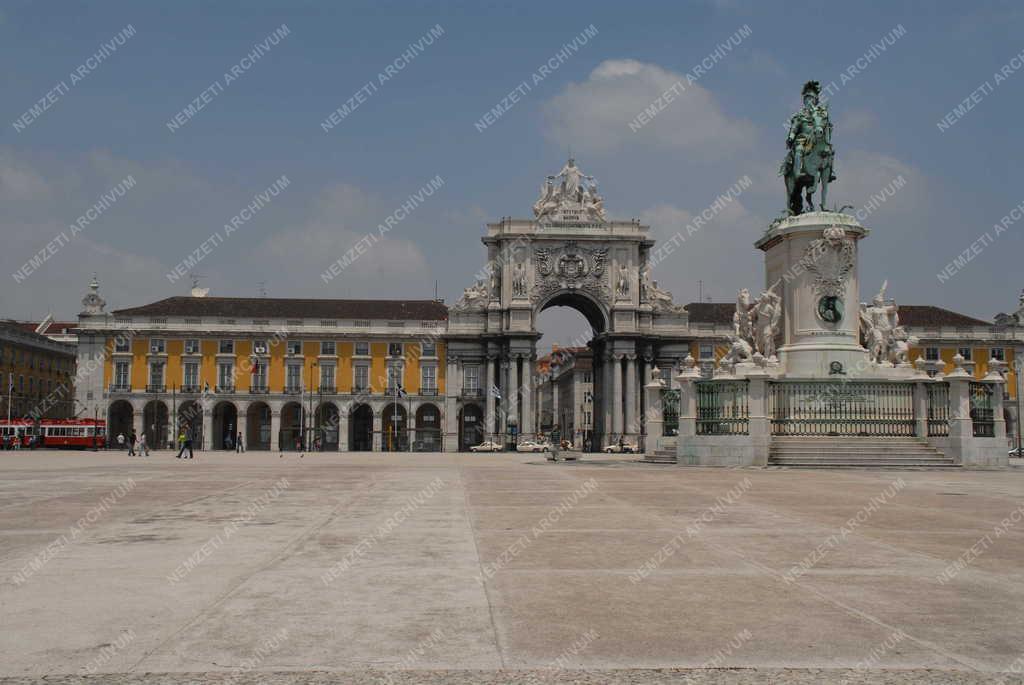 Portugália - Lisszabon - Praça do Comercio