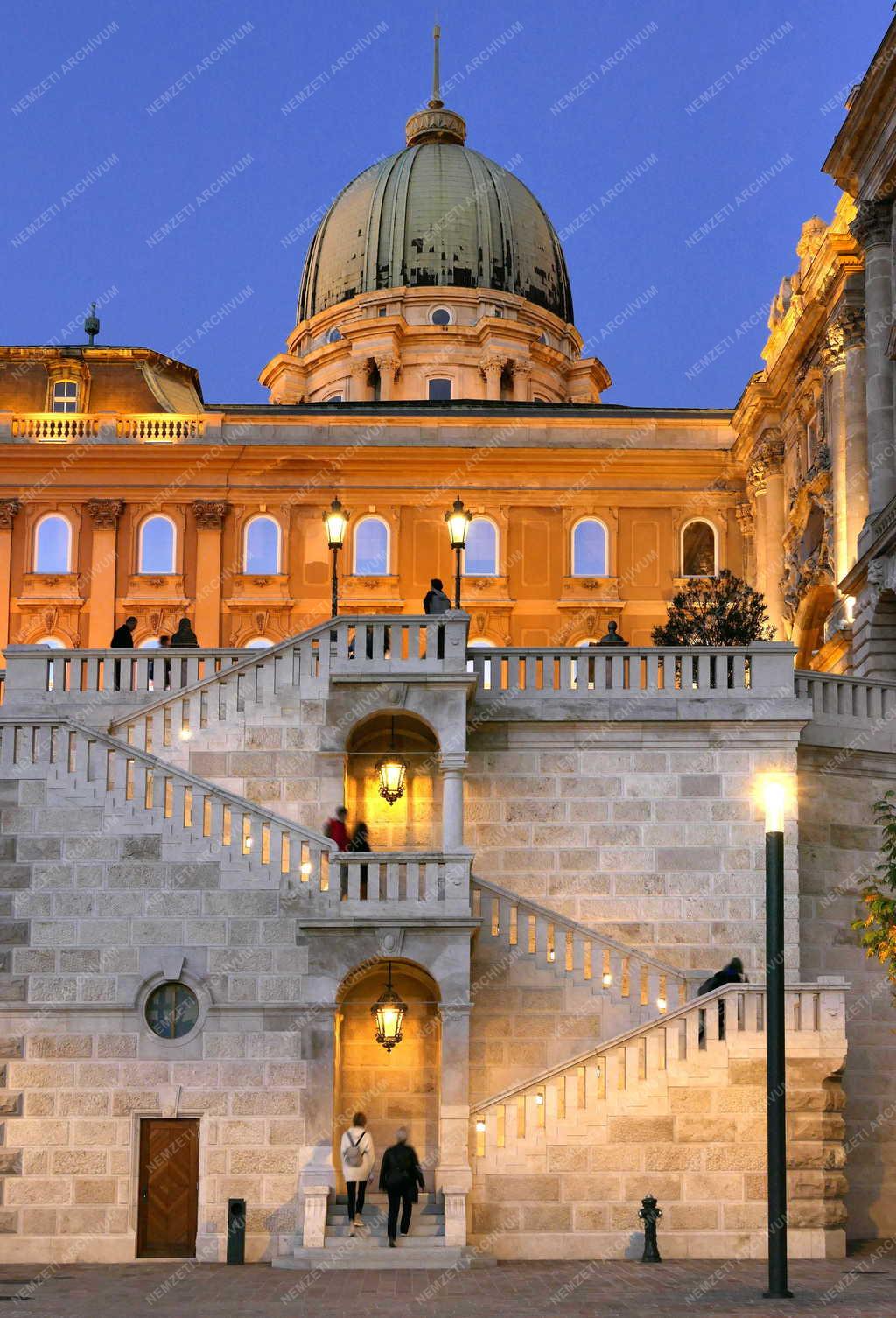 Városkép - Budapest - Budai Vár Stöckl-lépcső