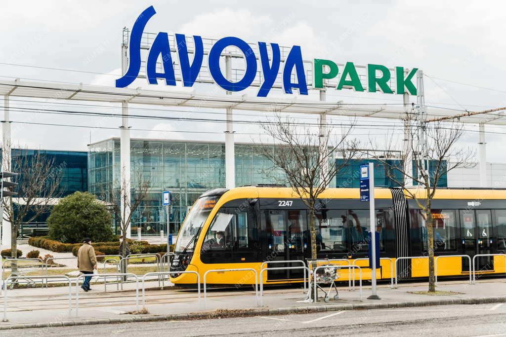 Kereskedelem - Budapest - Savoya Park 