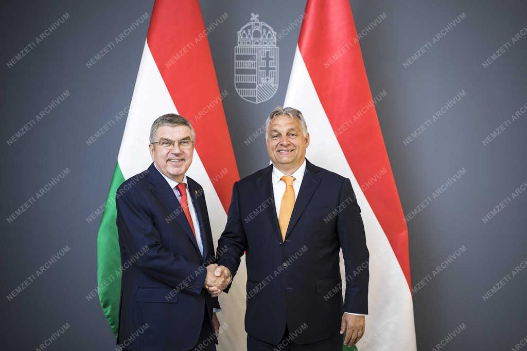 Orbán Viktor a Nemzetközi Olimpiai Bizottság elnökével tárgyalt