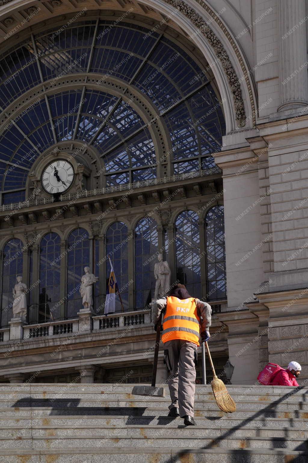 Városkép - Közlekedés - Budapest - Keleti pályaudvar