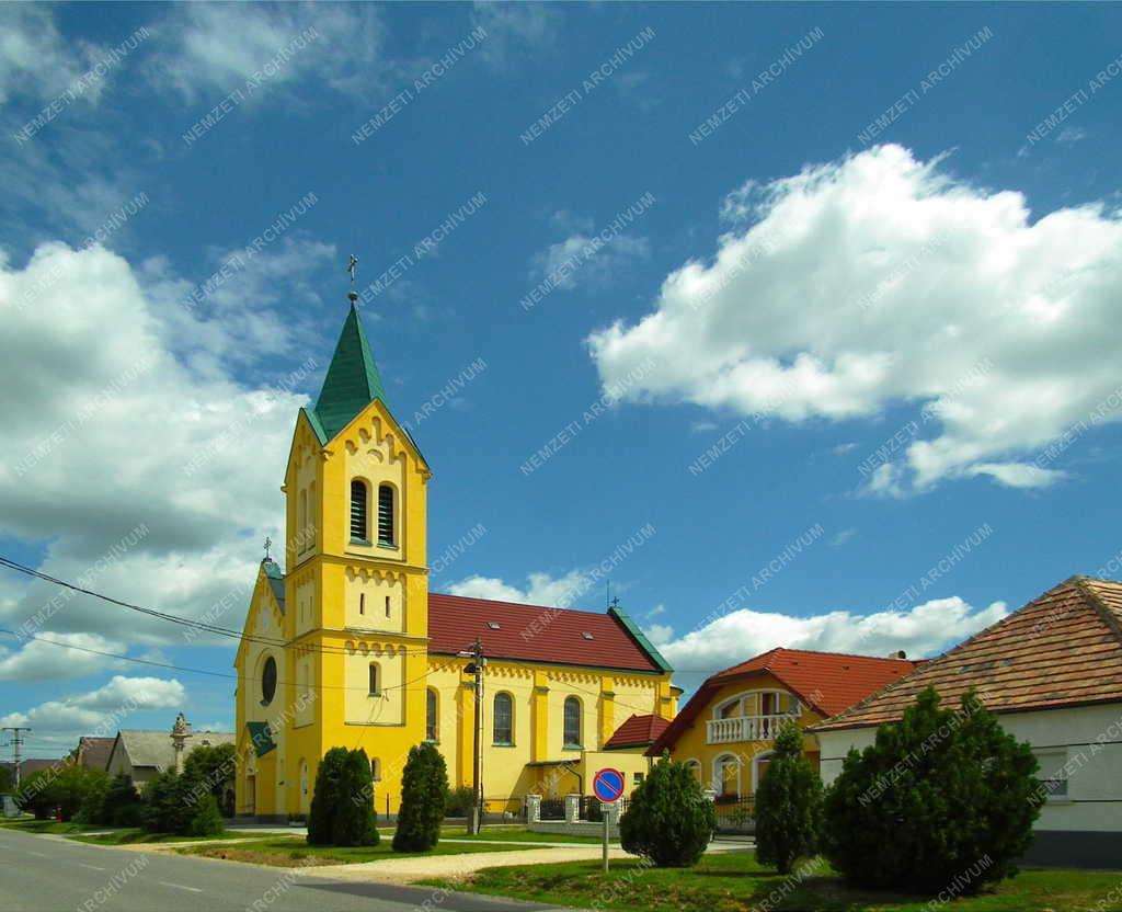 Városkép - Ajka-Bakonygyepes - Római katolikus templom