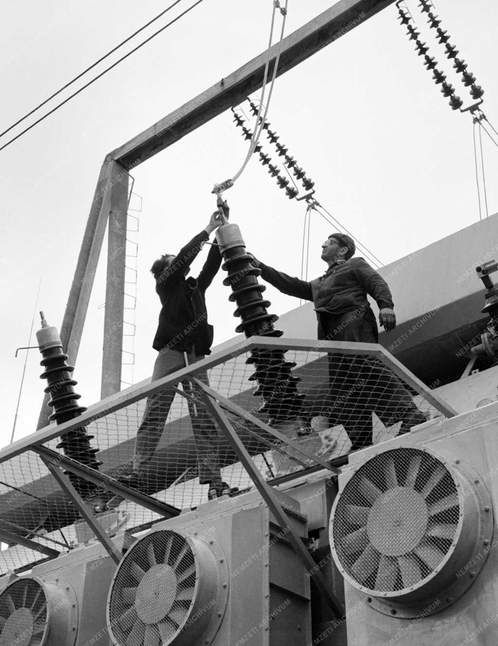 Energia - Az első magyar gyártmányú óriástranszformátor a Dunai Hőerőműben