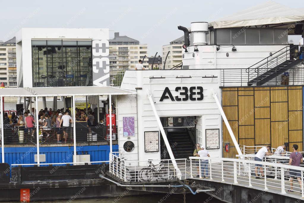 Városkép - Budapest - A38 rendezvényhajó