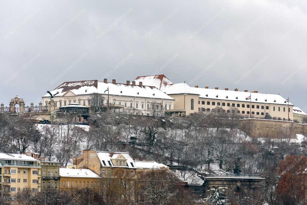  Városkép - Budapest - A behavazott Sándor-palota