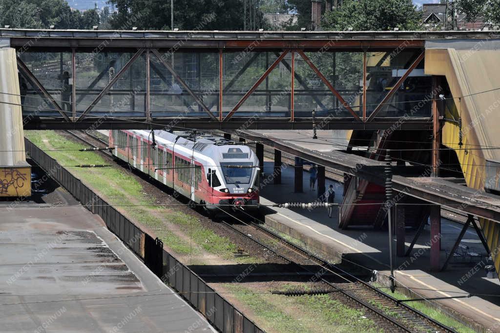 Közlekedés - Budapest - Kőbánya-Kispest vasútállomás