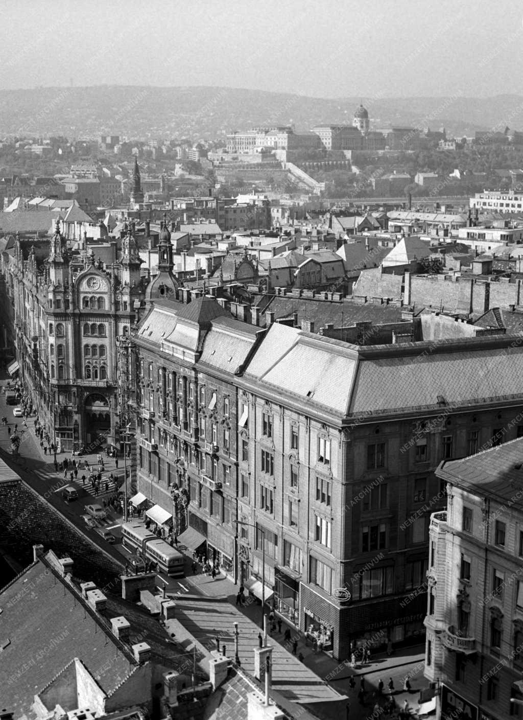 Városkép - Budapest -  Kilátás a Hungarotex Külkereskedelmi Vállalat székházáról