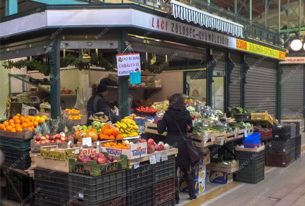 Kereskedelem - Budapest - Hold utcai Vásárcsarnok