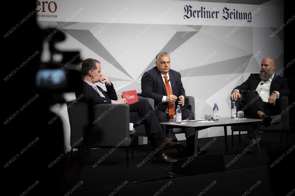 Orbán Viktor Berlinben