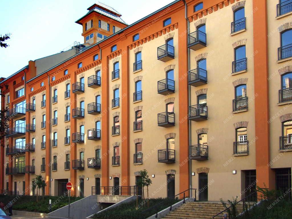 Budapest - Épület - Modern lakóépület