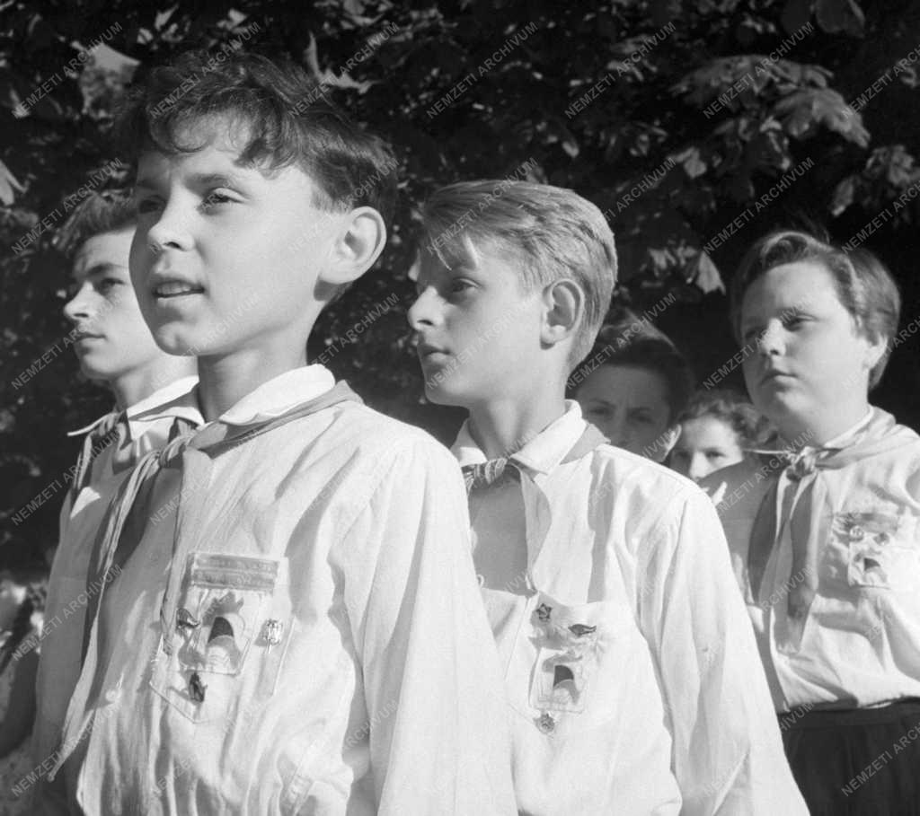 Ifjúság - Csillebérci úttörőtábor