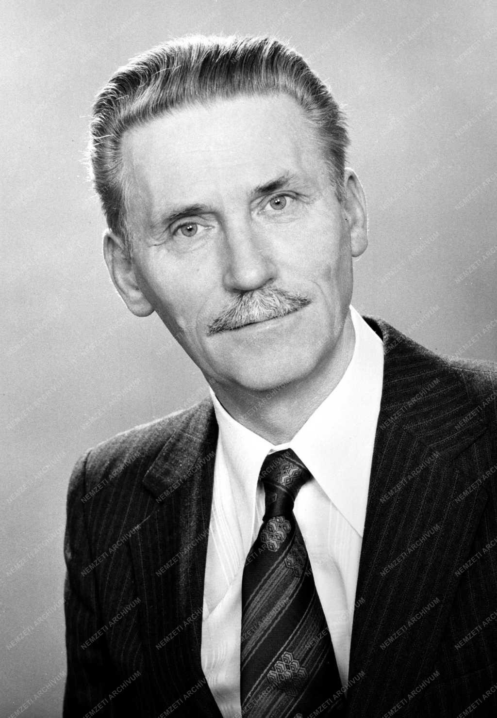 Lázár György, az MSZMP PB tagja