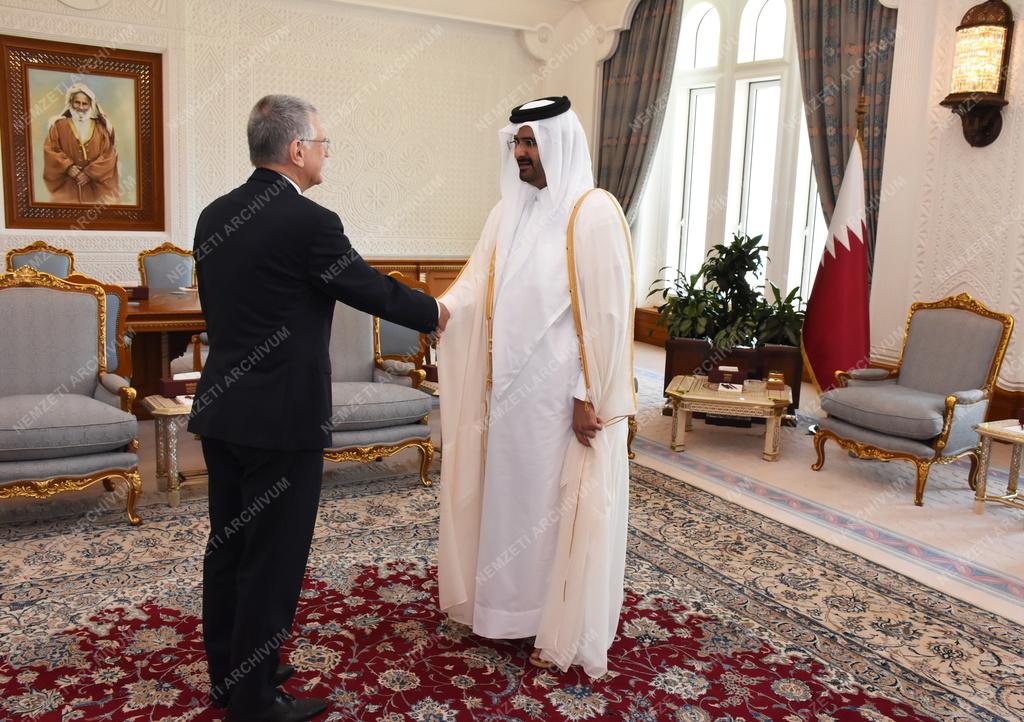 Kövér László Katarban